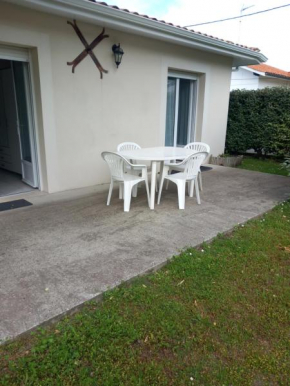 Belle Maison Avec Grand Jardin